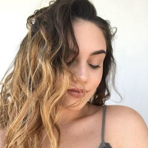 Meet your Posher, Adriana